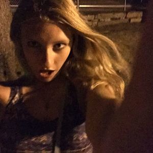 Meet your Posher, Lara